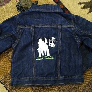 Wrangler Unisex Jean Jacket with Embroidered Cow. Dark Wash Blue      Size 2T